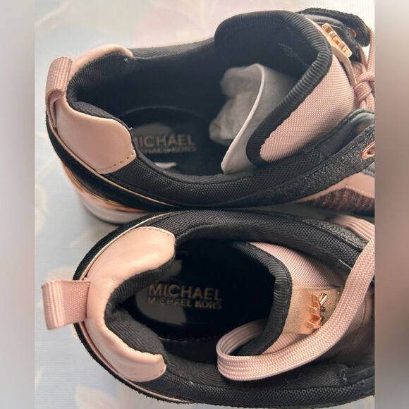 Michael Kors Georgie Trainer Black Rose Size Size 8 NWOT - Picture 2 of 6